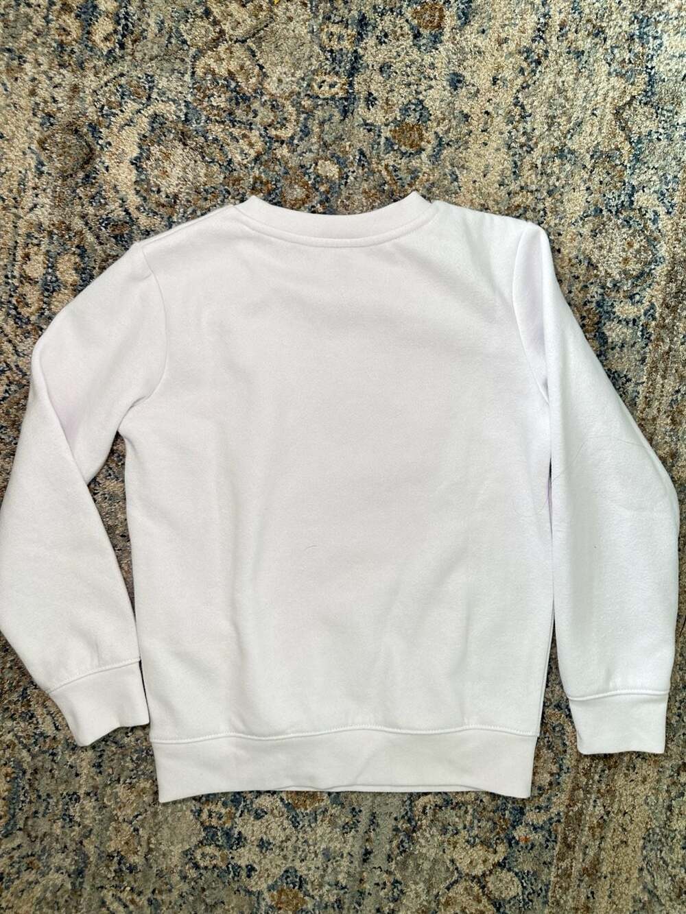 Nike Kids Vertical Logo Graphic Crewneck Sweatshirt White Size 5-6 Years - Picture 3 of 3